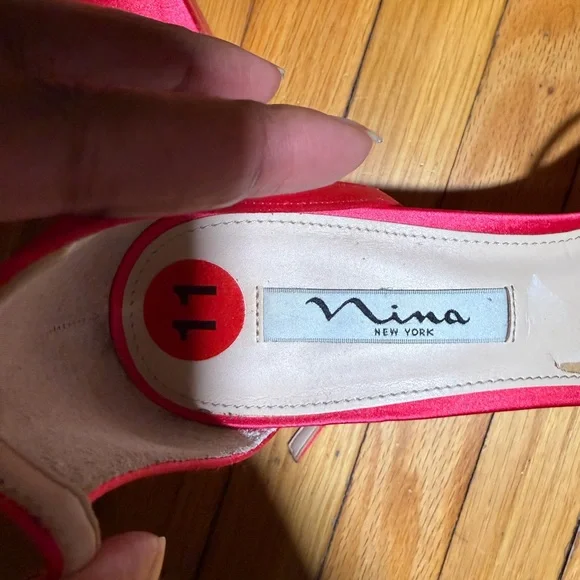 Nina New York Red Satin Strappy Block Heel Sandals Size 11 - Picture 4 of 6